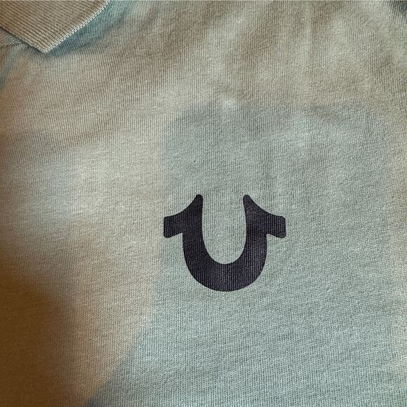 True Religion Polo Shirt XL Green Bay Logo Trim Relaxed Fit Short Sleeve NWT - Picture 4 of 8